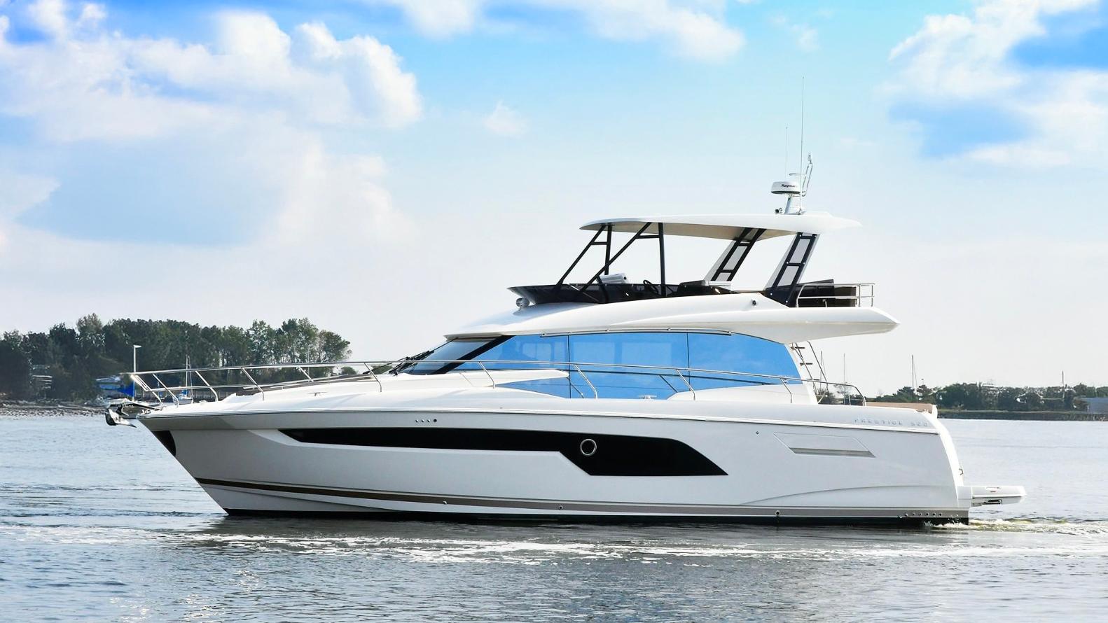 2019 Prestige 520 Flybridge