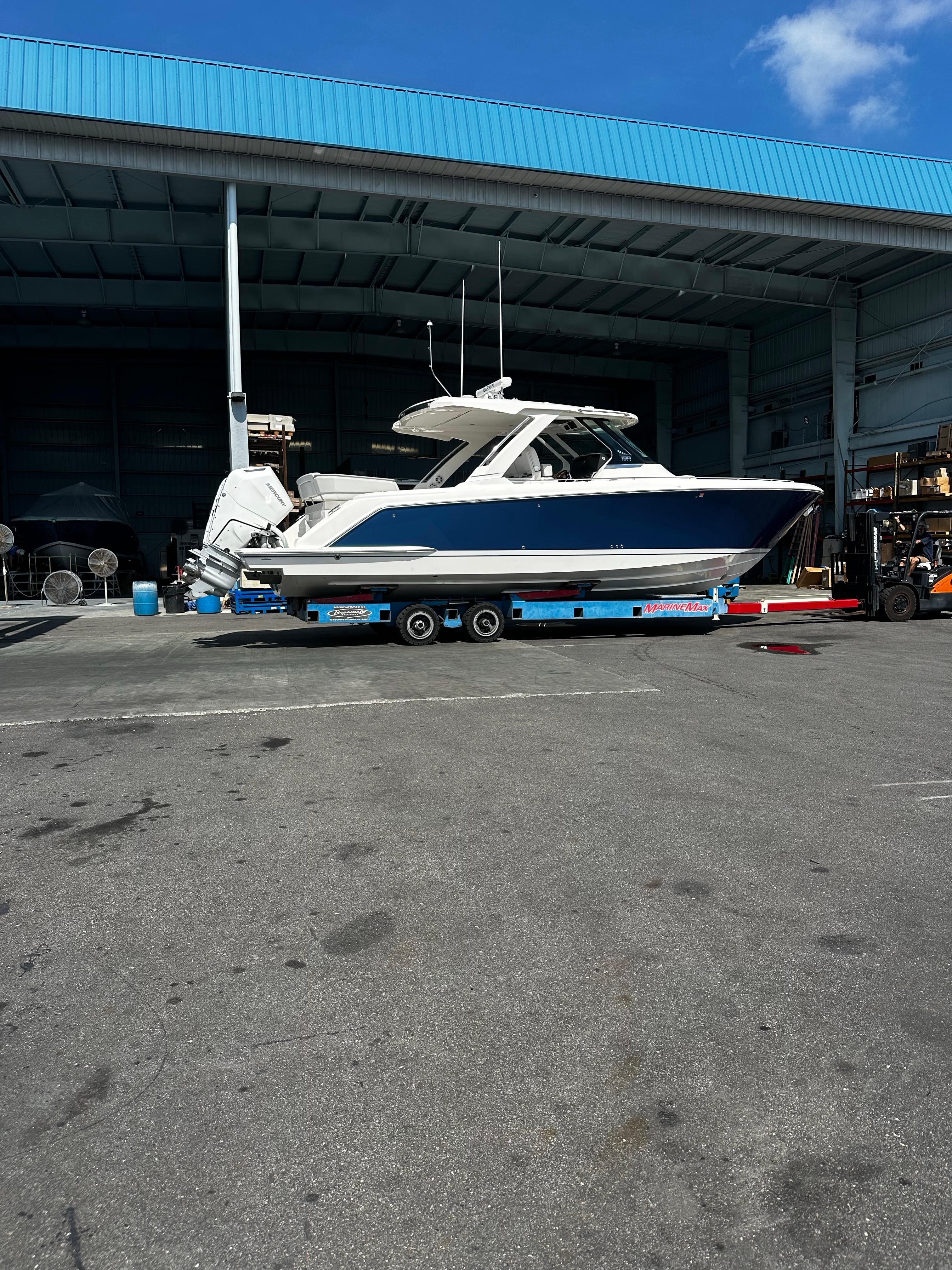 2024 Tiara Yachts 38 LS