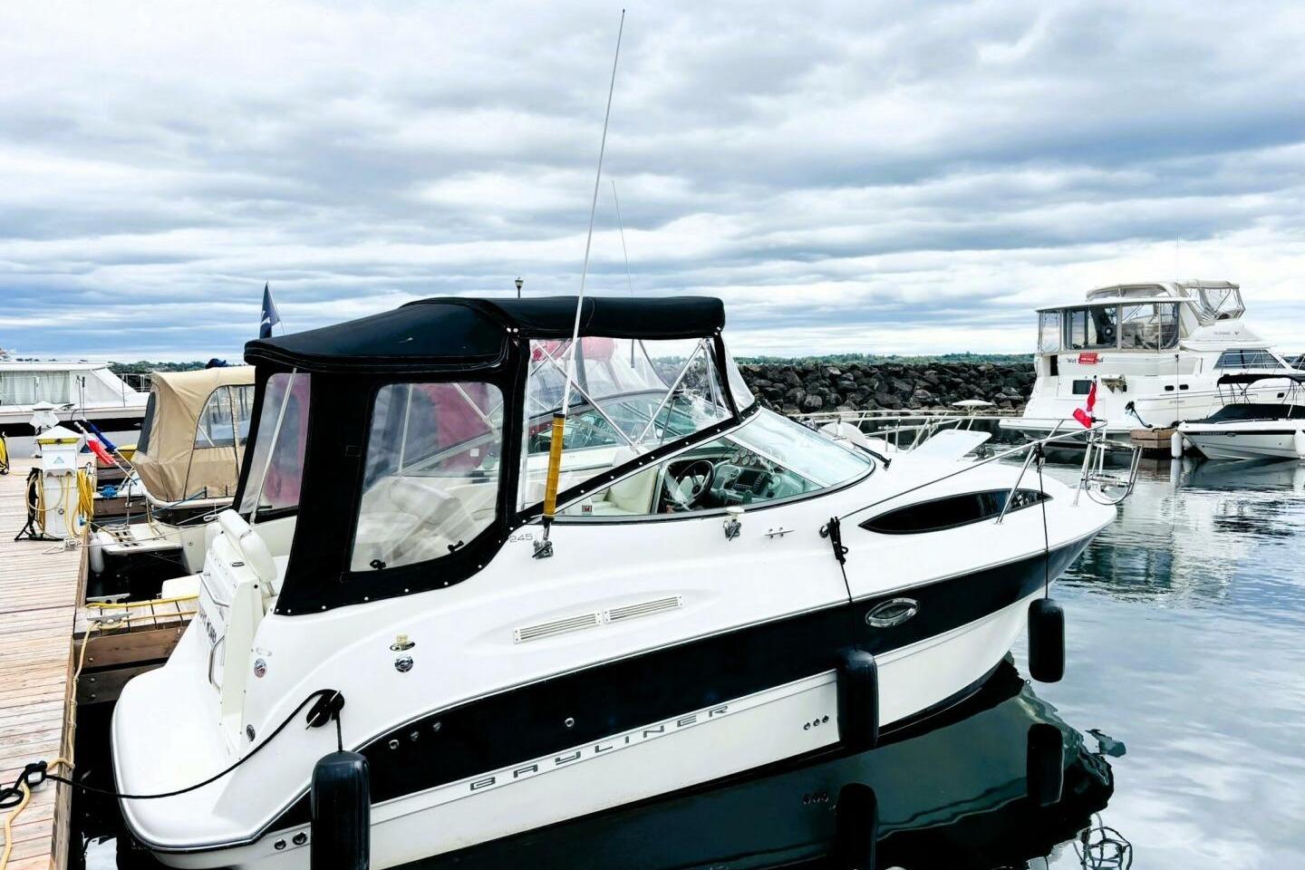 2008 Bayliner 245 SB