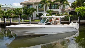 2023 Boston Whaler 380 Outrage
