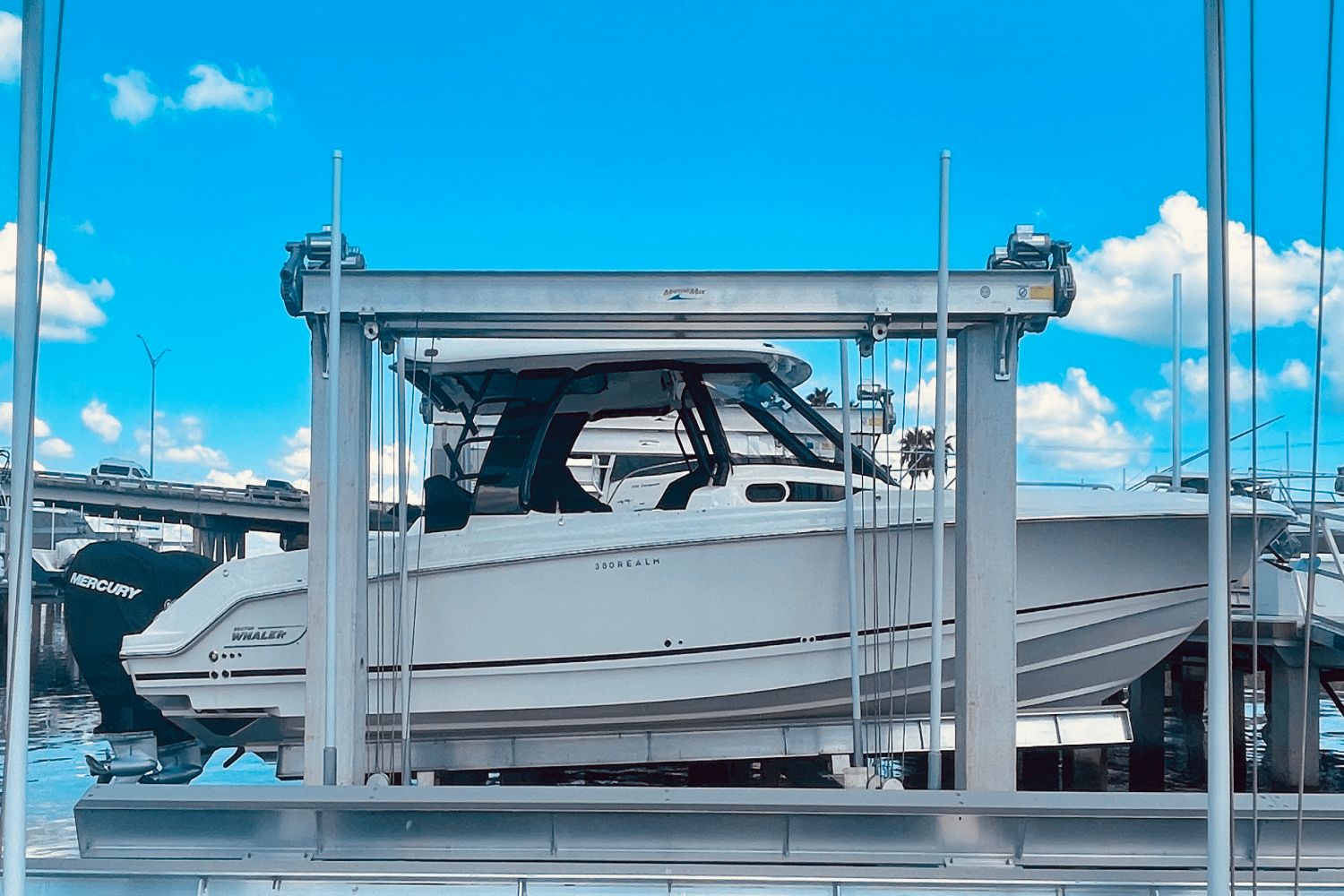2023 Boston Whaler 350 Realm