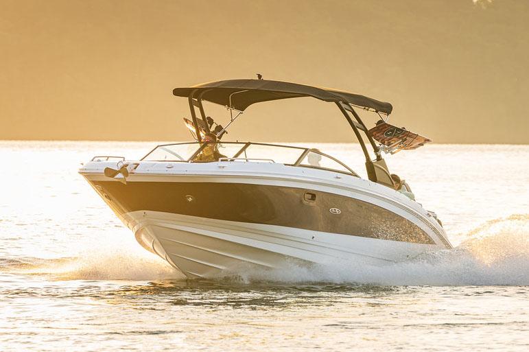 Sea Ray Boat image