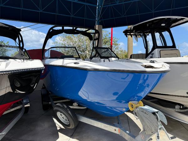 2025 Yamaha Boats AR250