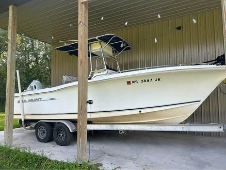 2007 Center Console Triton Sea Hunt 220