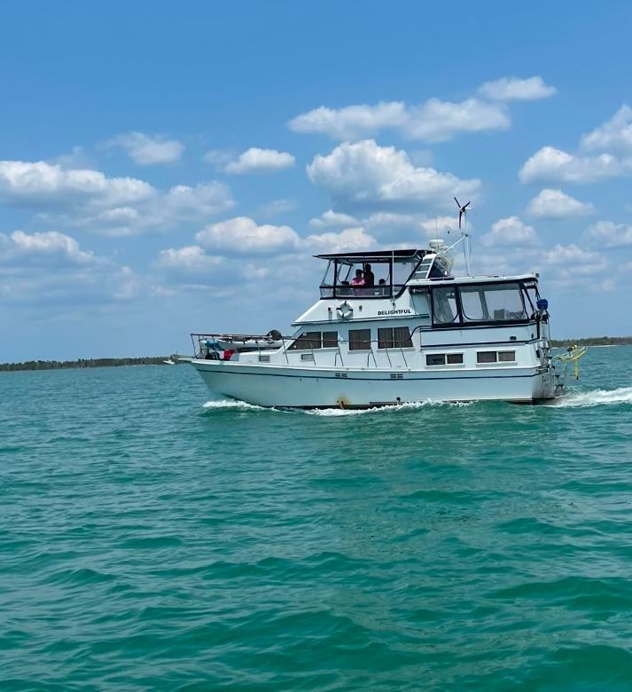 1983 Marine Trader Double Cabin