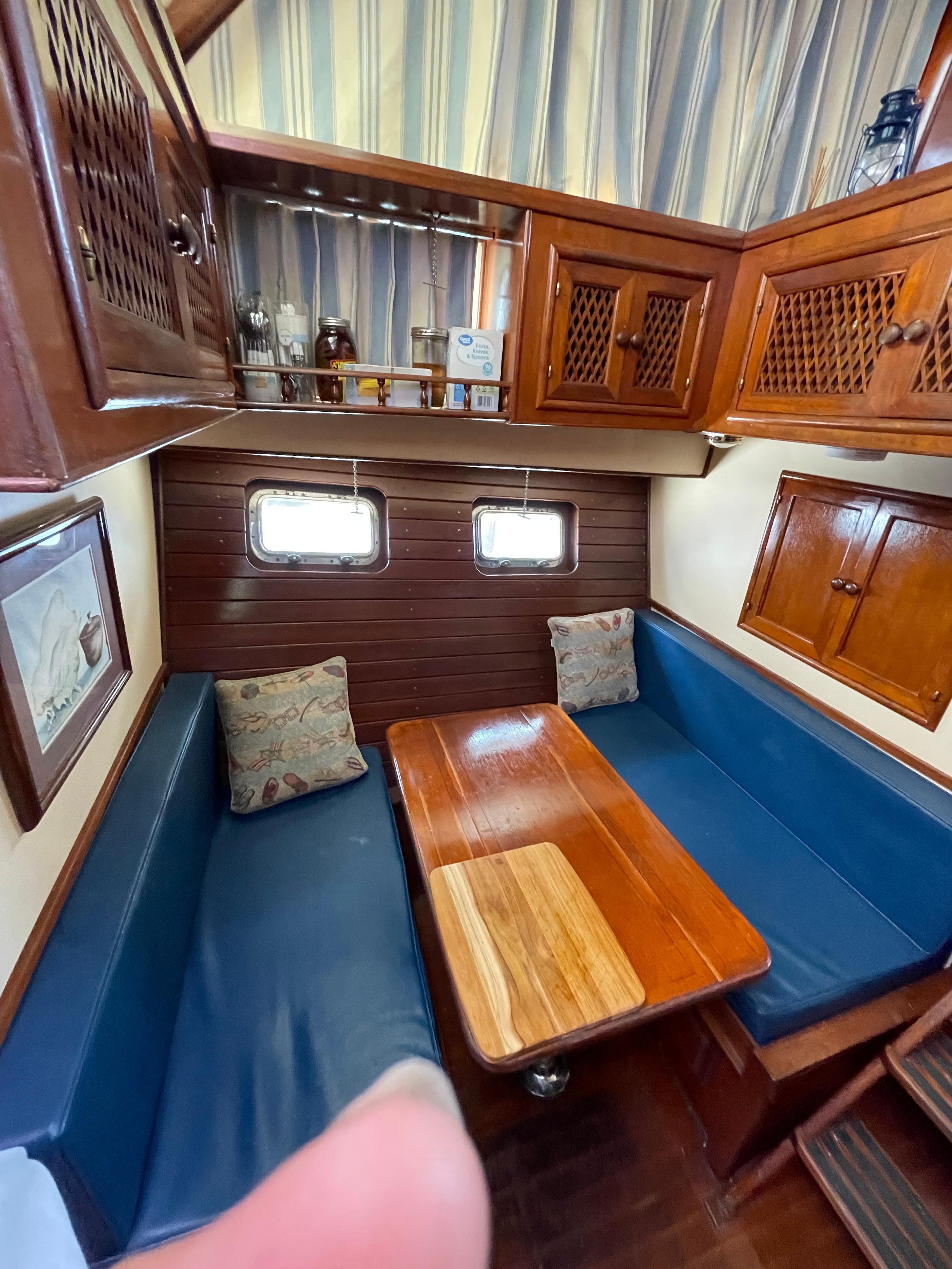 1983 Marine Trader Double Cabin