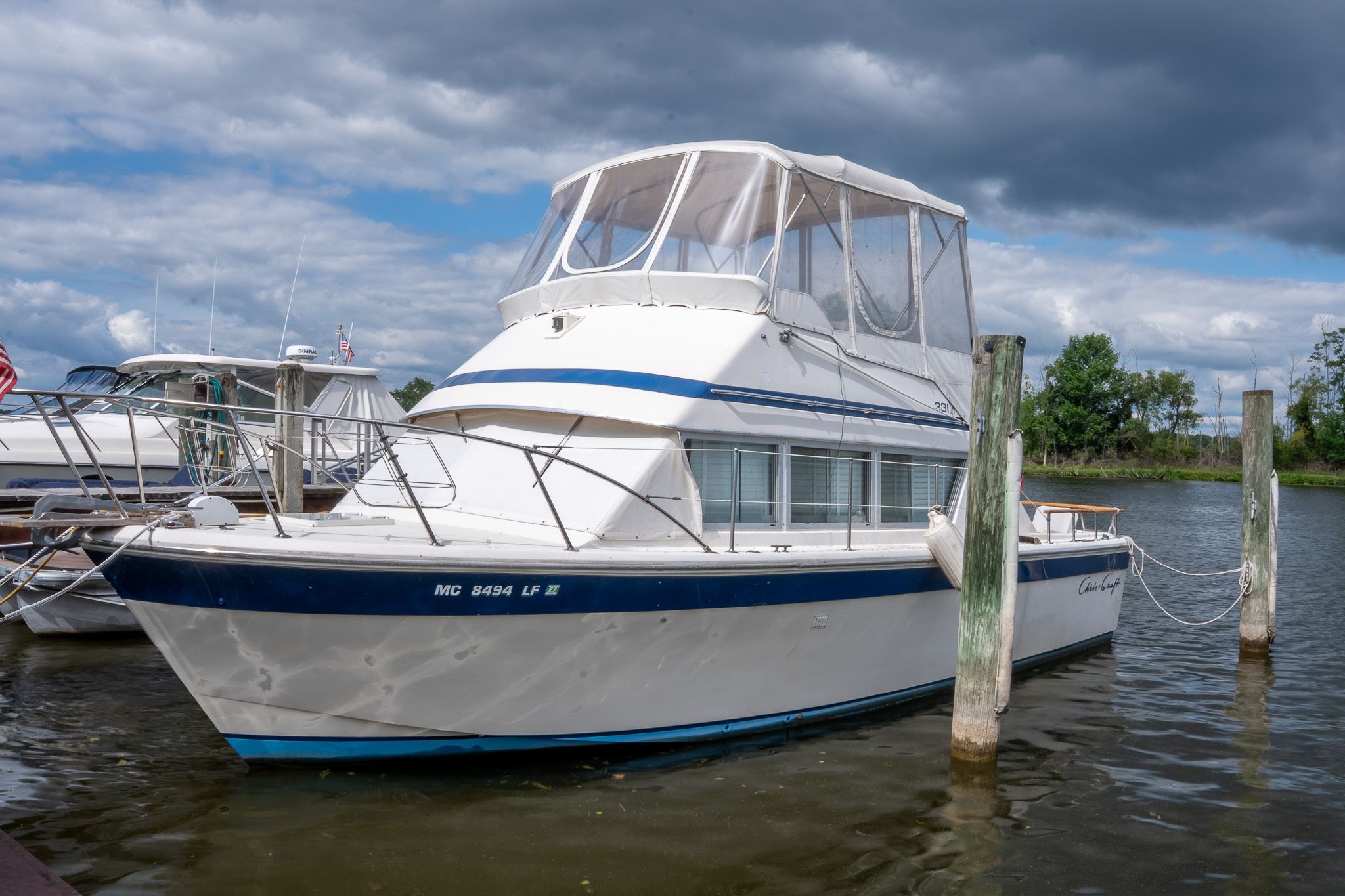 1980 Chris-Craft 330 Corinthian