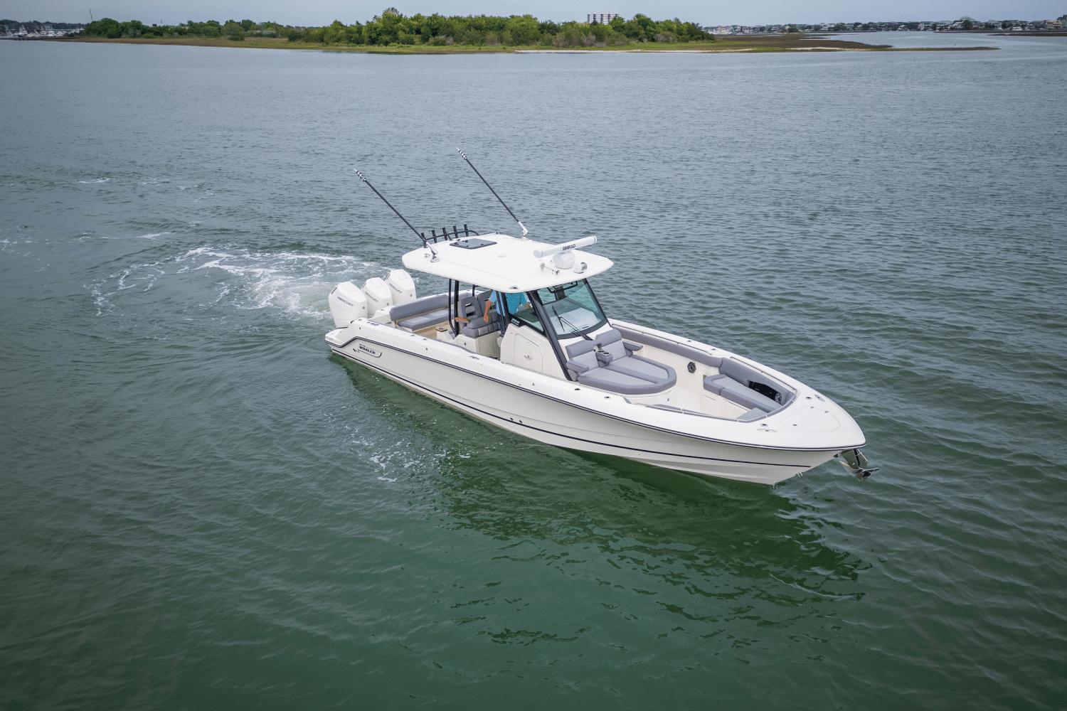 2025 Boston Whaler 360 Outrage