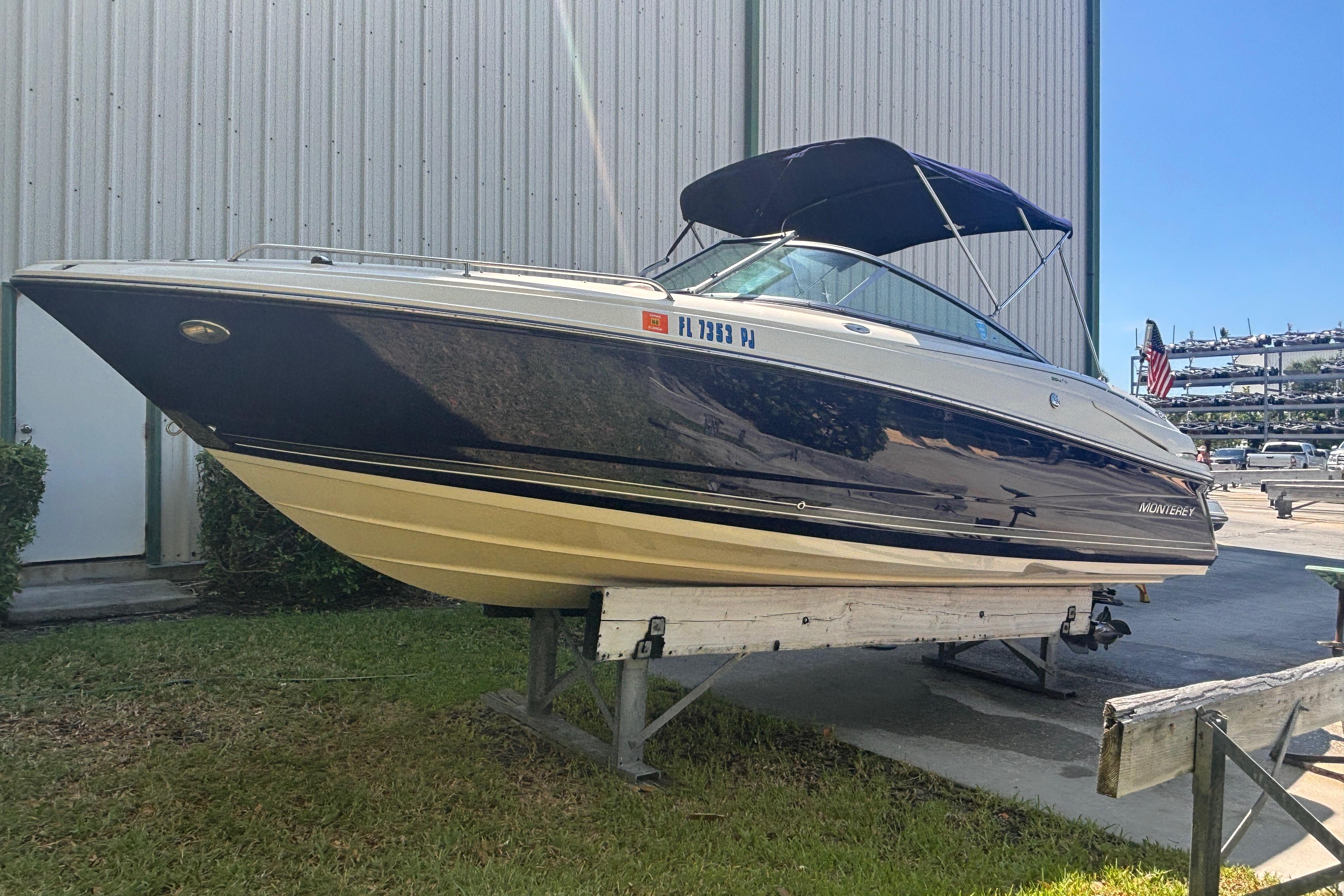 2010 Monterey 254FS