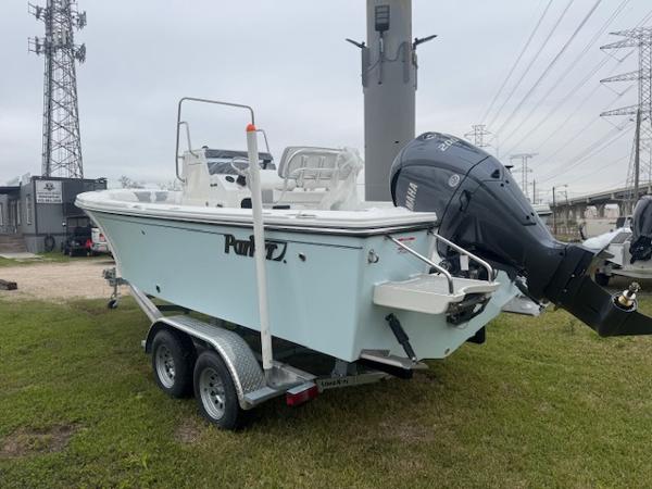2025 Parker 21SE Center Console