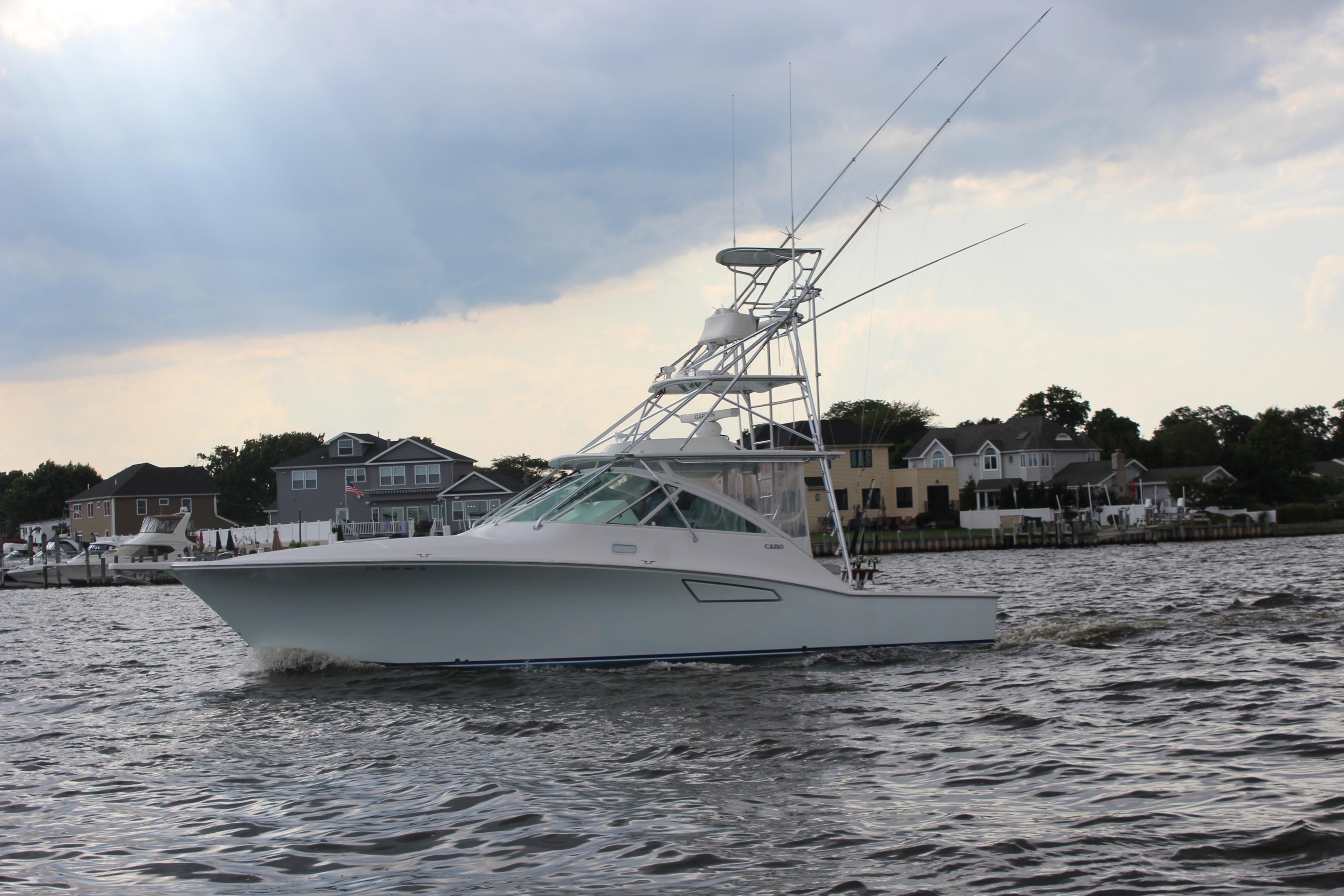 2005 Cabo 40 Hardtop Express