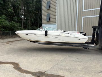 2000 Rinker 272 Captiva Cuddy