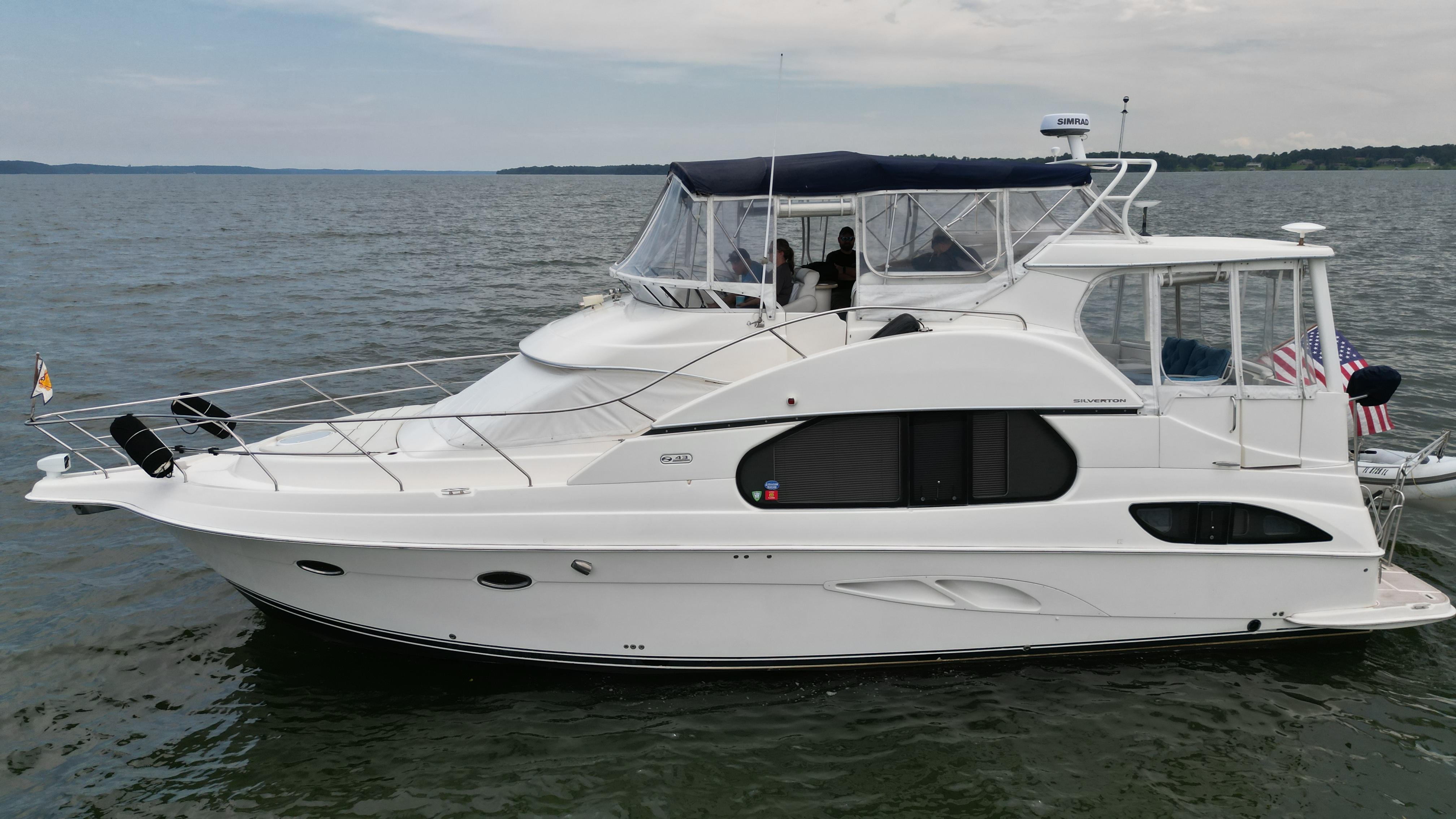 2008 Silverton 43 Motor Yacht