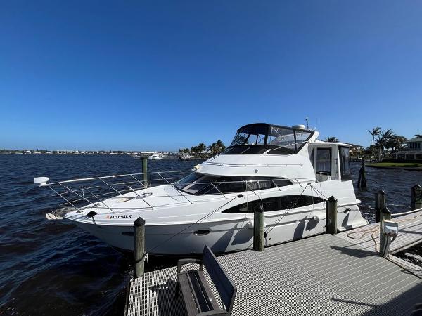 2000 Carver 396 Motor Yacht