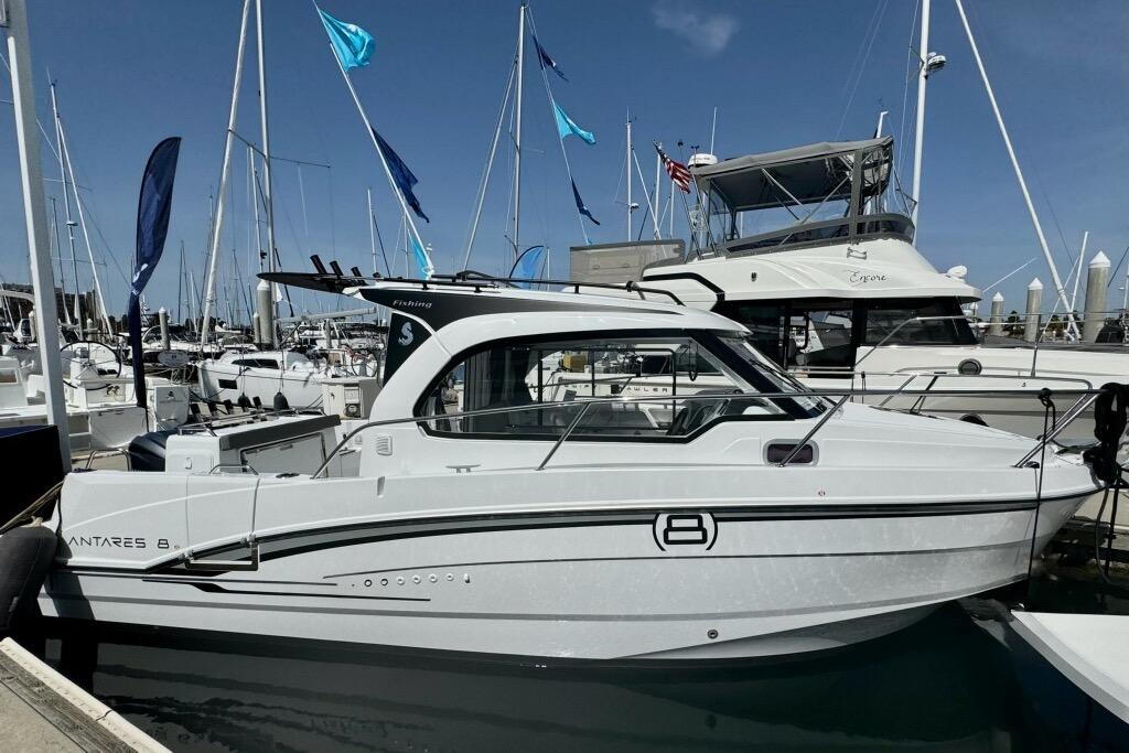 2024 Beneteau Antares 8 Fishing