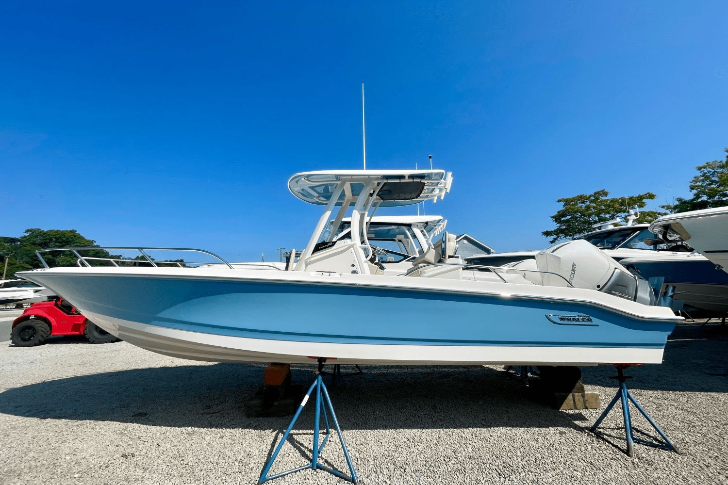 2026 Boston Whaler 250 Dauntless