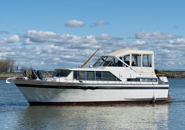 1965 Chris-Craft 38 Constellation