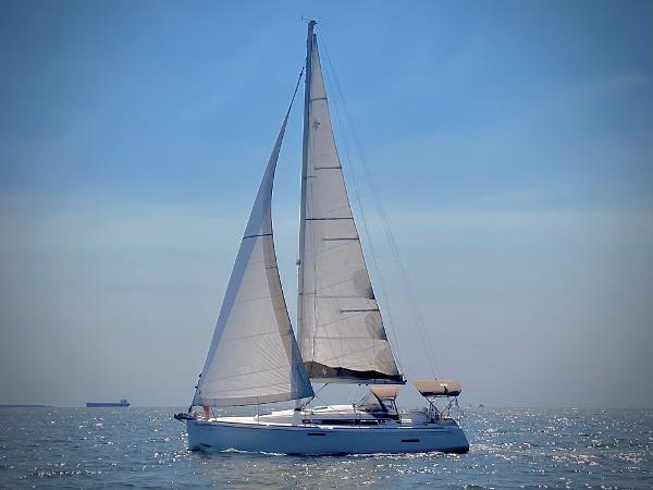 2015 Jeanneau Sun Odyssey 379