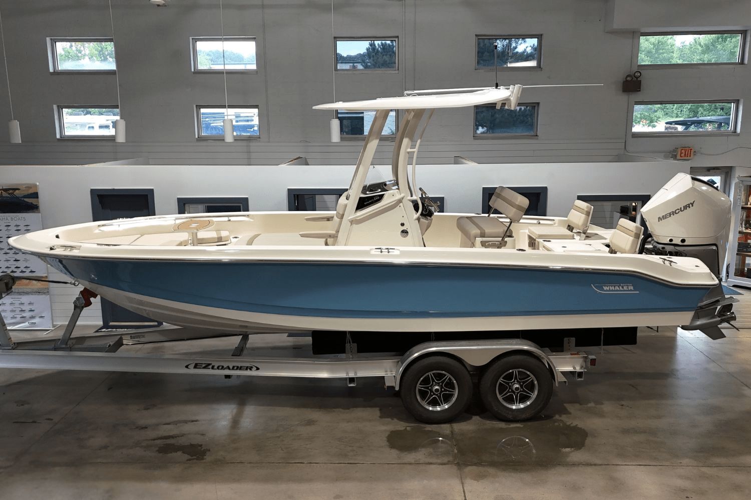 2026 Boston Whaler 250 Dauntless