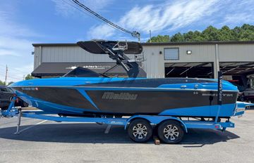 2017 Malibu Wakesetter 25 LSV
