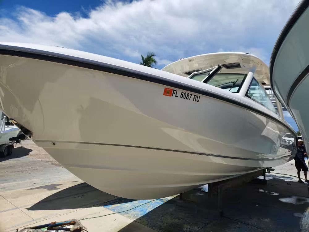 Boston Whaler 320 Vantage