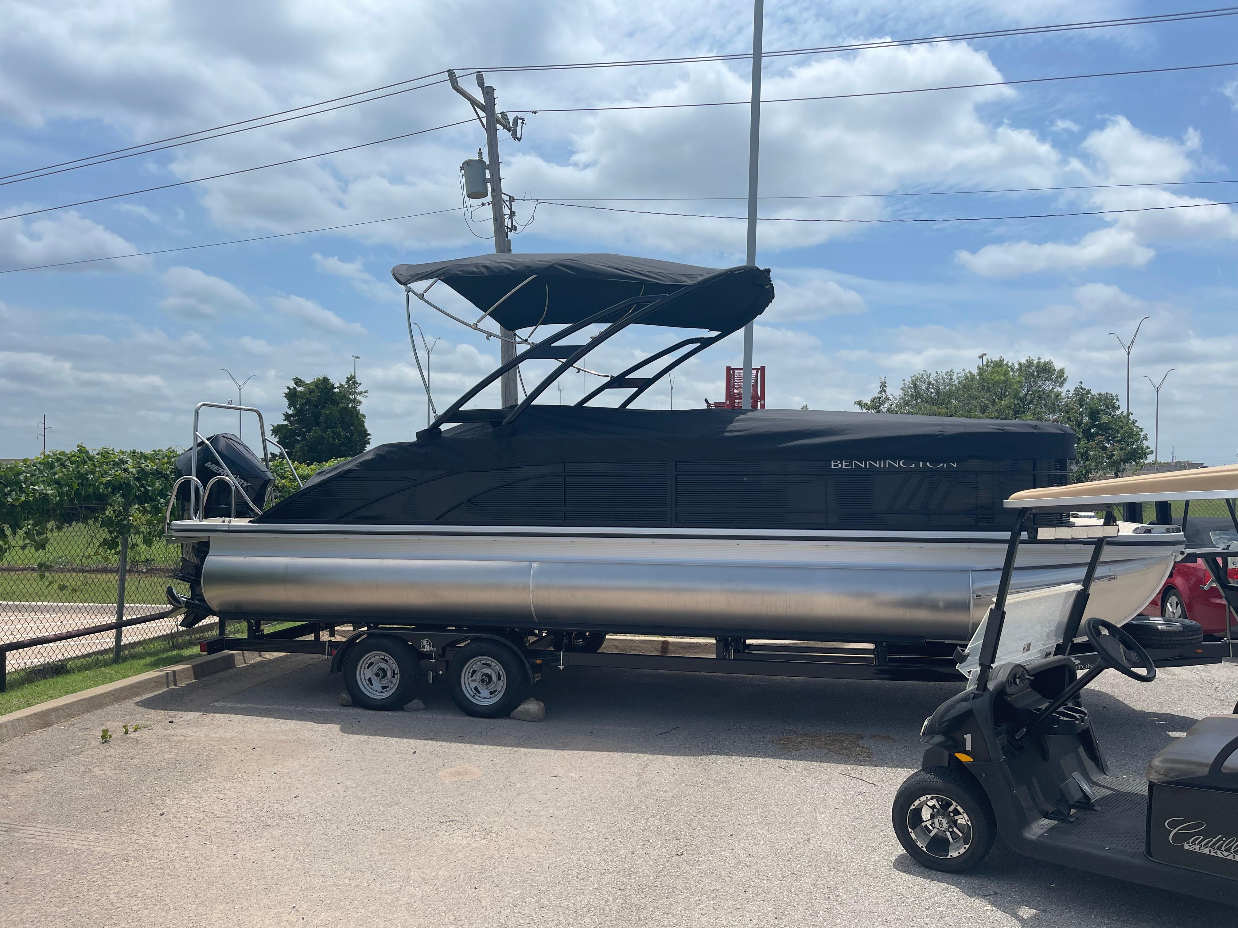 2022 Bennington L 24 Swingback