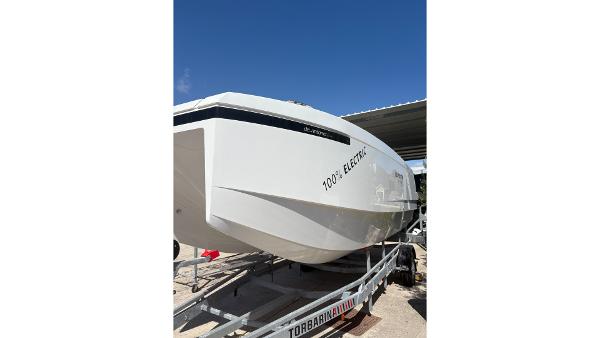 2025 De Antonio Yachts e23 open