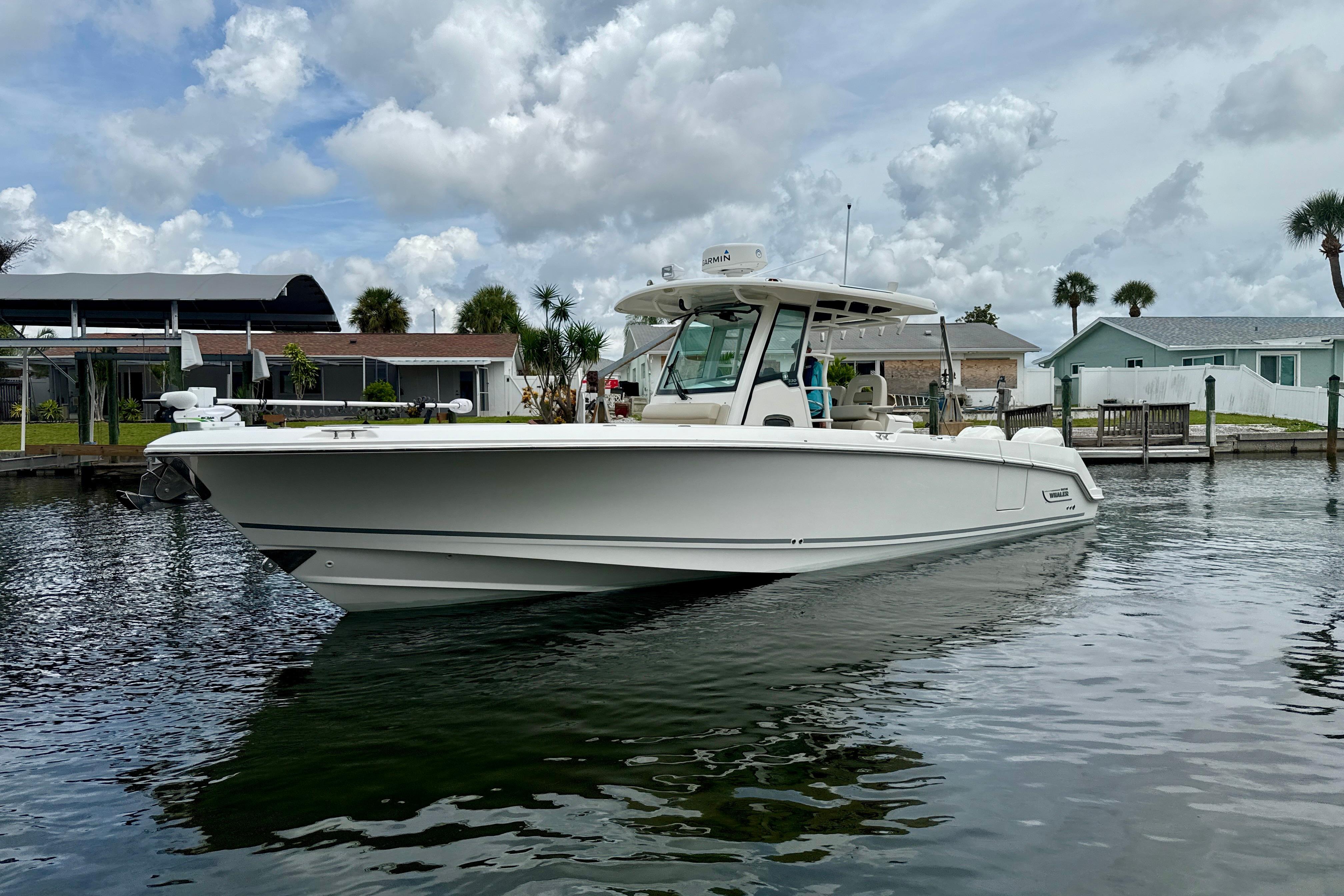 2019 Boston Whaler 330 Outrage