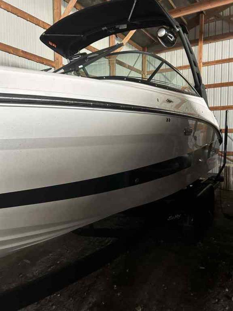 2023 Sea Ray SLX 260 Surf