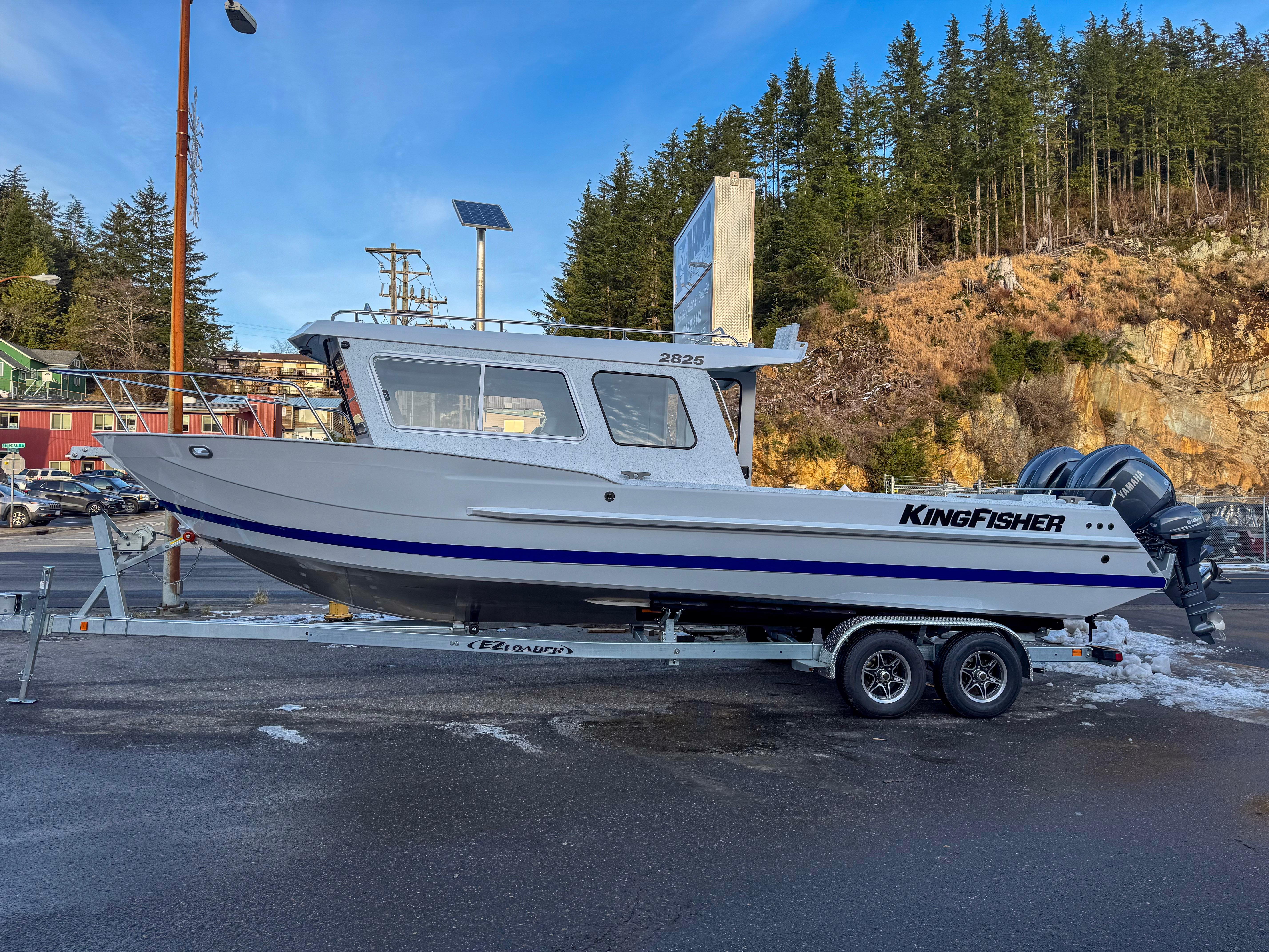 2025 KingFisher 2825 Coastal Express