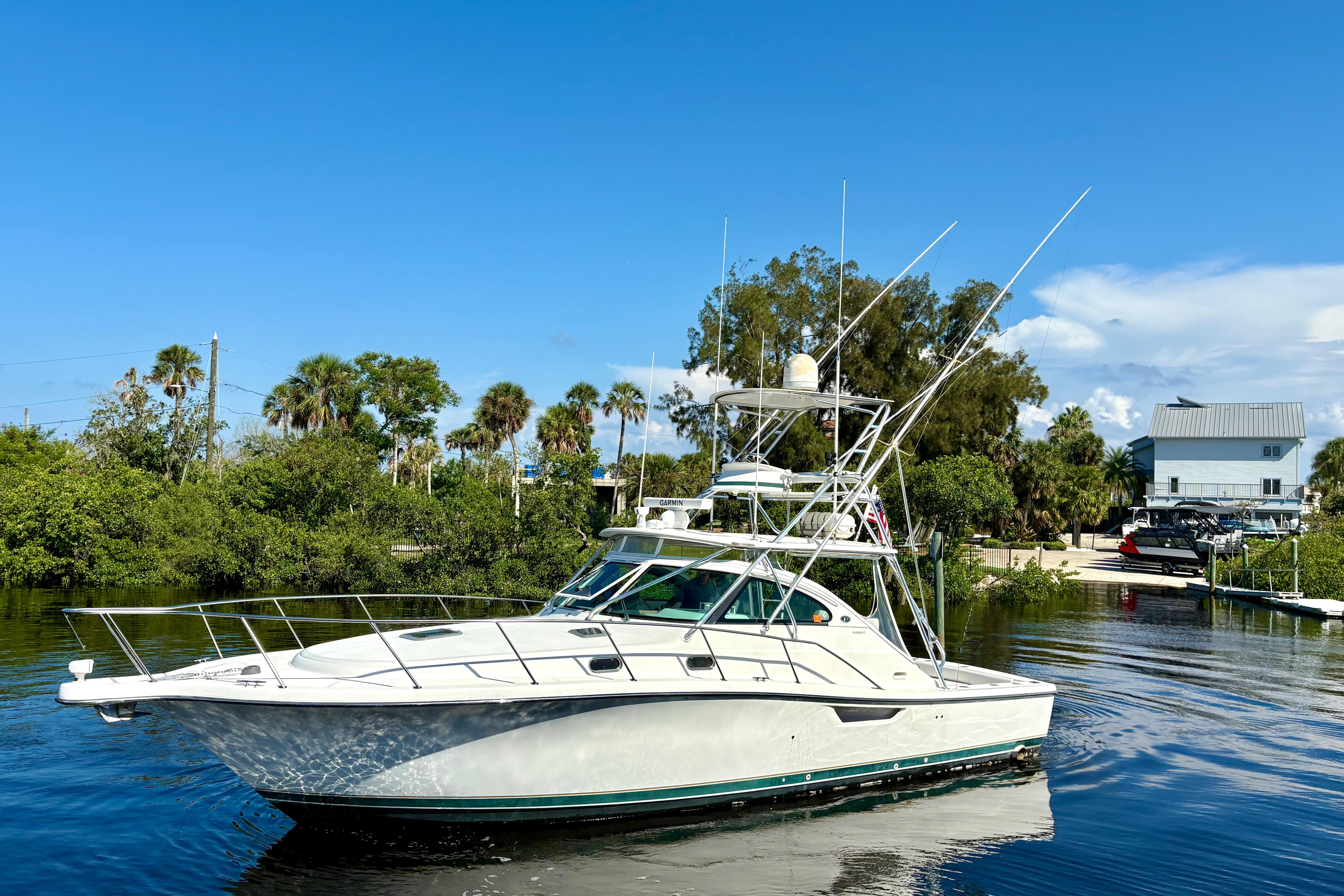 2002 Pursuit 3800 Express