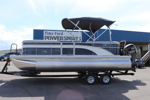 Bennington 21 SSR 2024 Bennington 21 SSR pontoon boat at Tims Ford Powersports dealership.