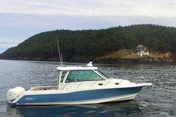 2021 Boston Whaler 345 Conquest Pilothouse