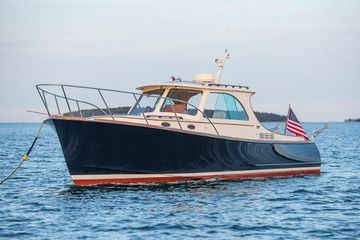 2010 Hinckley Picnic Boat 37 MKIII