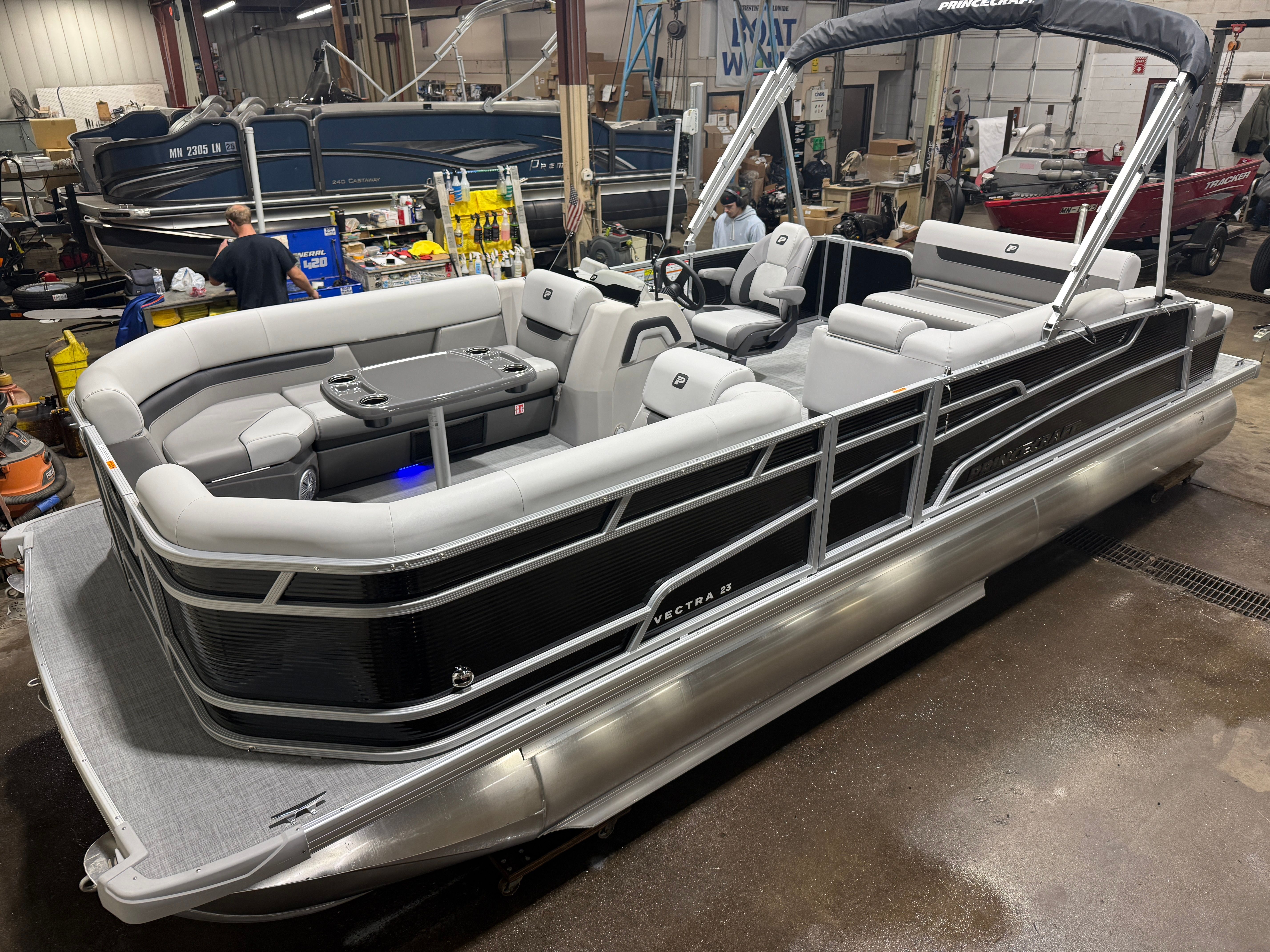 2026 Princecraft Vectra 23 RL SS Swingback Tritoon & Mercury 4-Stroke EFI