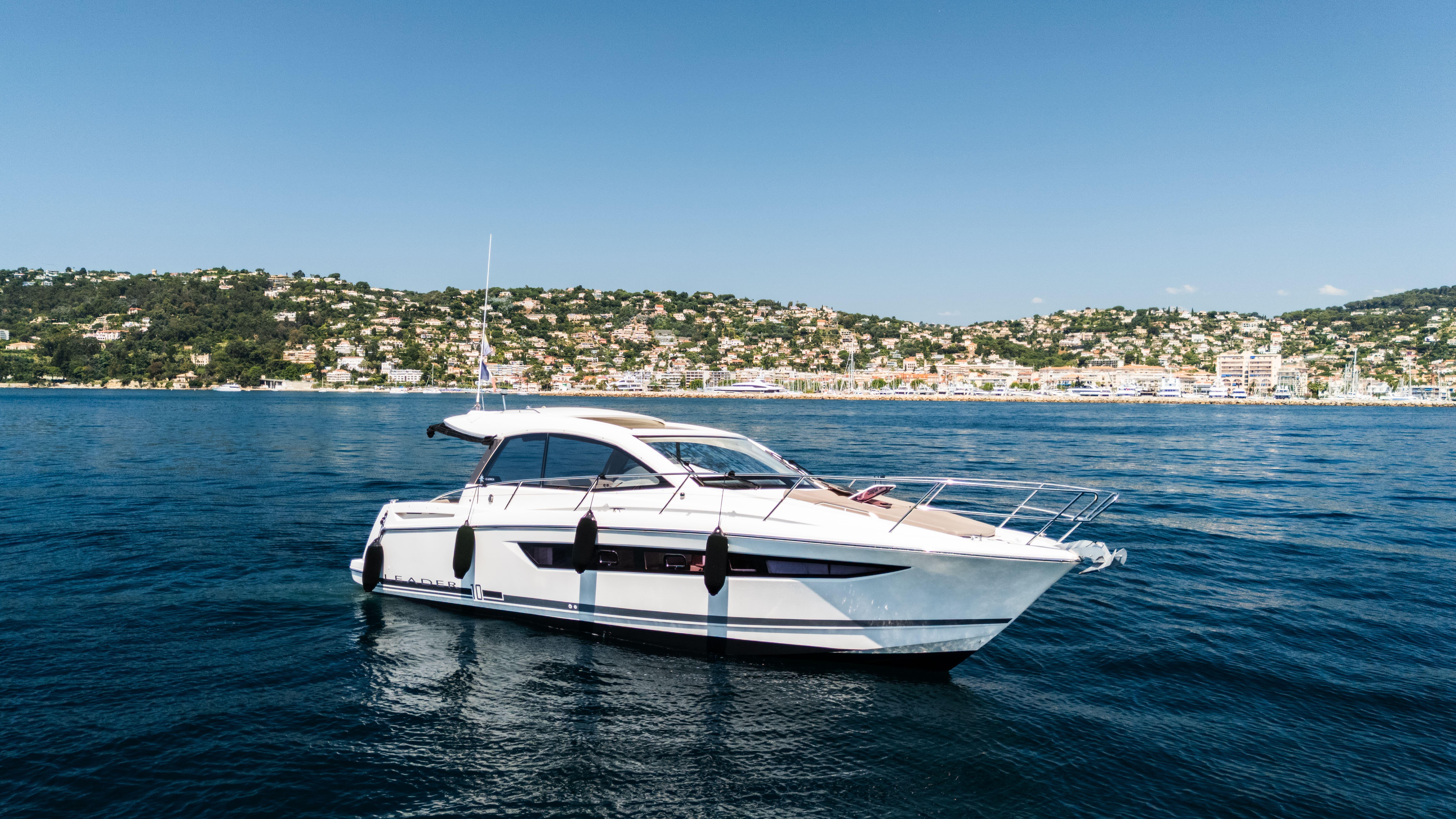 2010 Jeanneau Leader 10