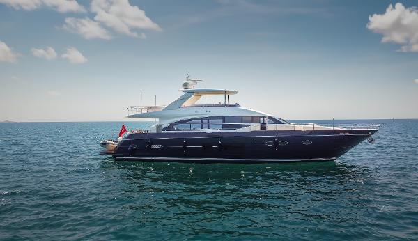 Princess Flybridge 82 Motor Yacht