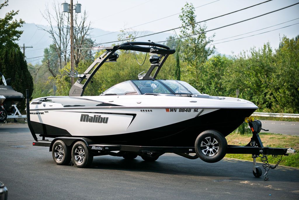 2017 Malibu Wakesetter 23 LSV