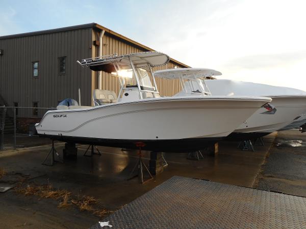 Sea Fox 228 Commander Starboard Profile