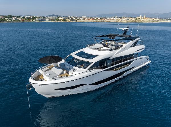 2022 Sunseeker 90 Ocean