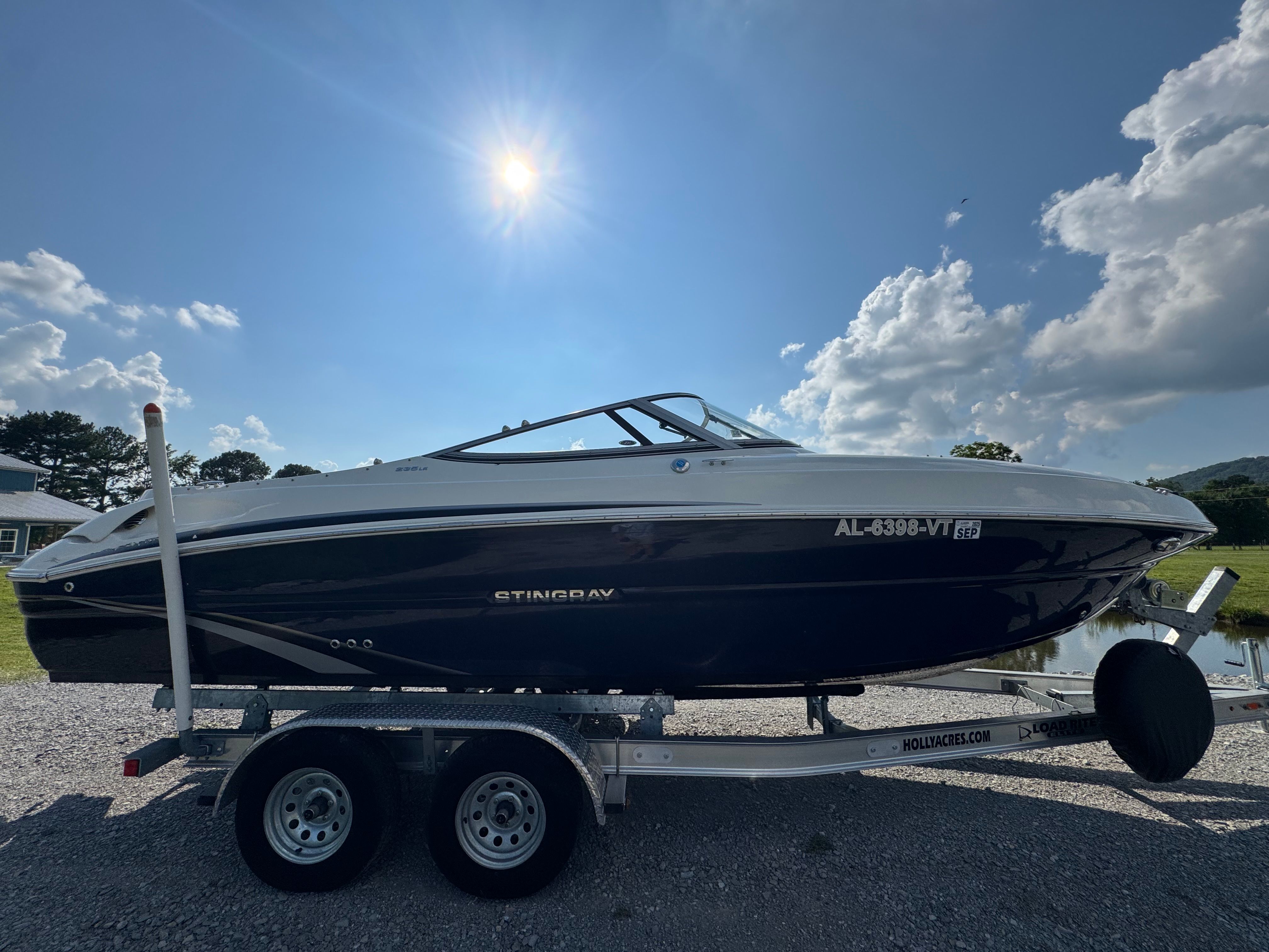 2017 Stingray 235 LR
