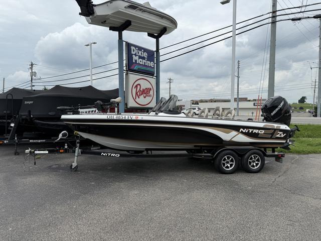 2014 Nitro ZV-21
