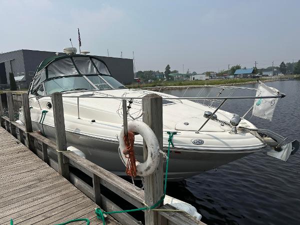 Sea Ray 320 Sundancer 2005 Sea Ray 320 Sundancer docked at marina.