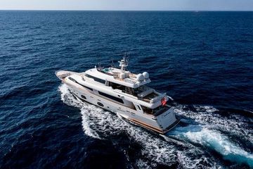 2013 Custom Line Navetta 33 Crescendo