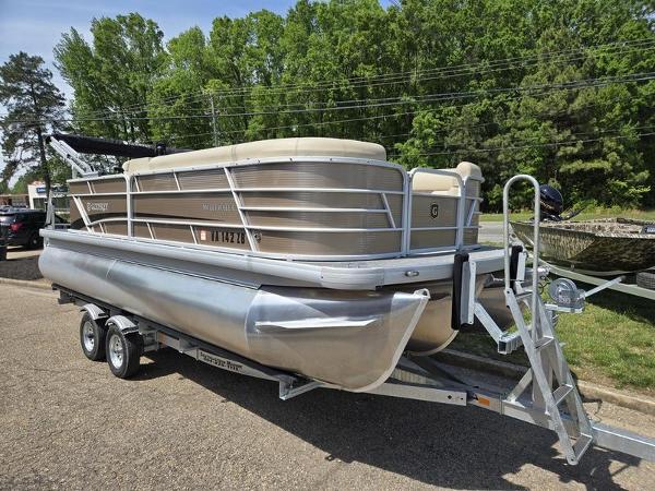 2025 Godfrey Sweetwater 2186 C Sport Tube 27in