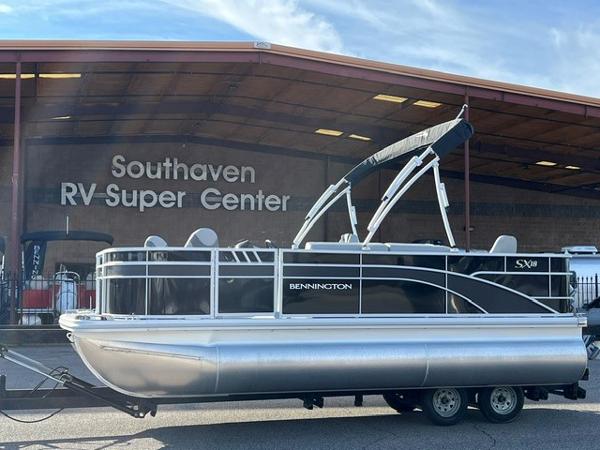 Bennington 18 SXFSE 2025 Bennington 18 SXFSE pontoon boat at Southaven RV Super Center.