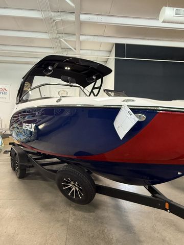 2025 Yamaha Boats 252XE