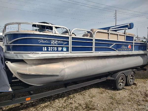 2016 Sun Tracker Fishin' Barge 22 DLX