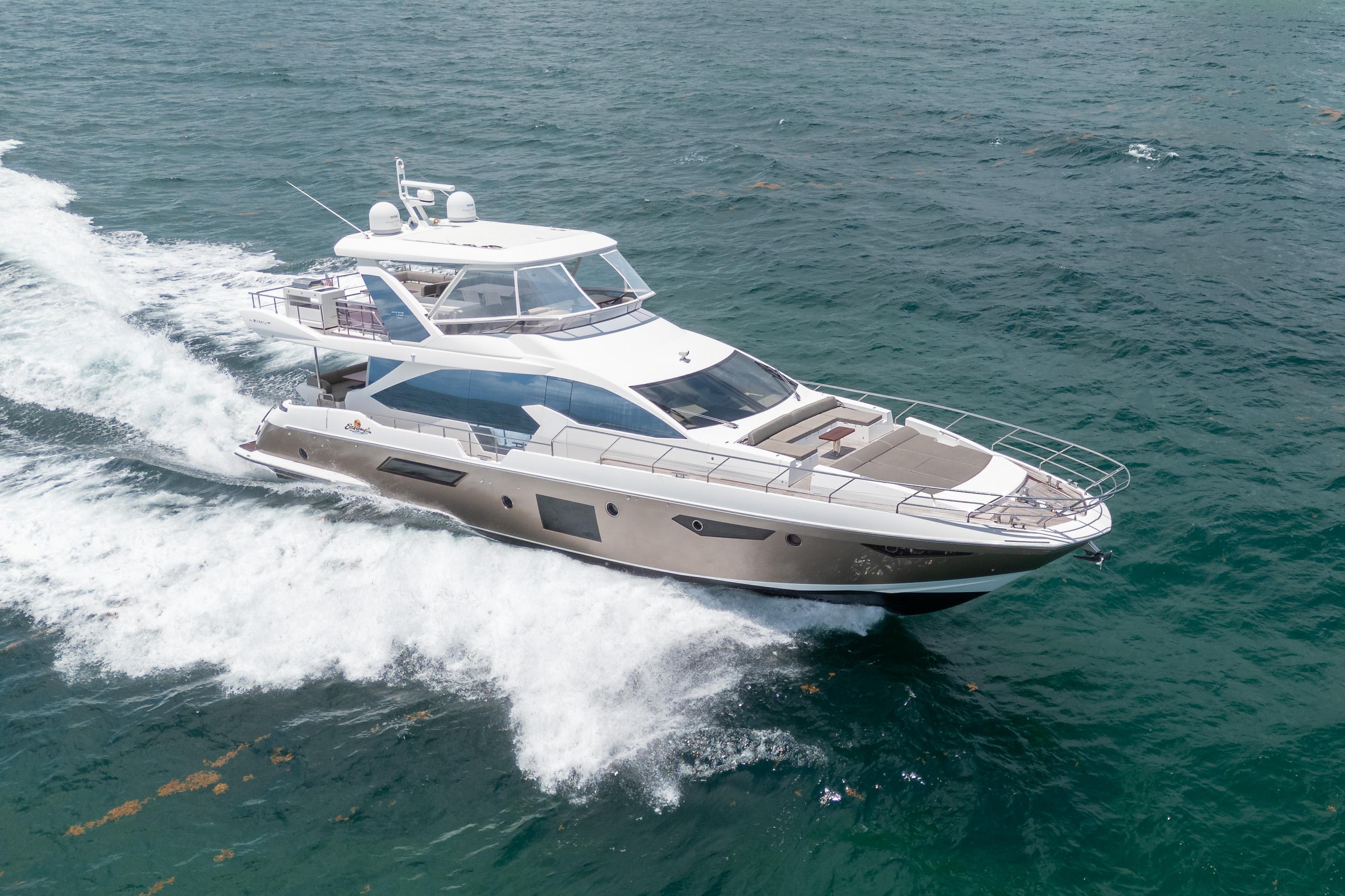 Azimut 72 FLY 2017 Azimut 72 FLY yacht cruising on open water, showcasing sleek design and luxury.