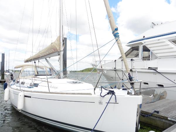 Dufour 325 Grand Large For Sale Dufour 325 Grand' Large